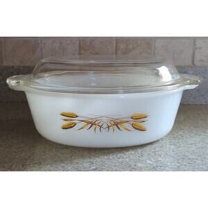 VTG Anchor Hocking Fire King Wheat Oval Baking Dish 1.5 Qt. #467 Lid Handle chip